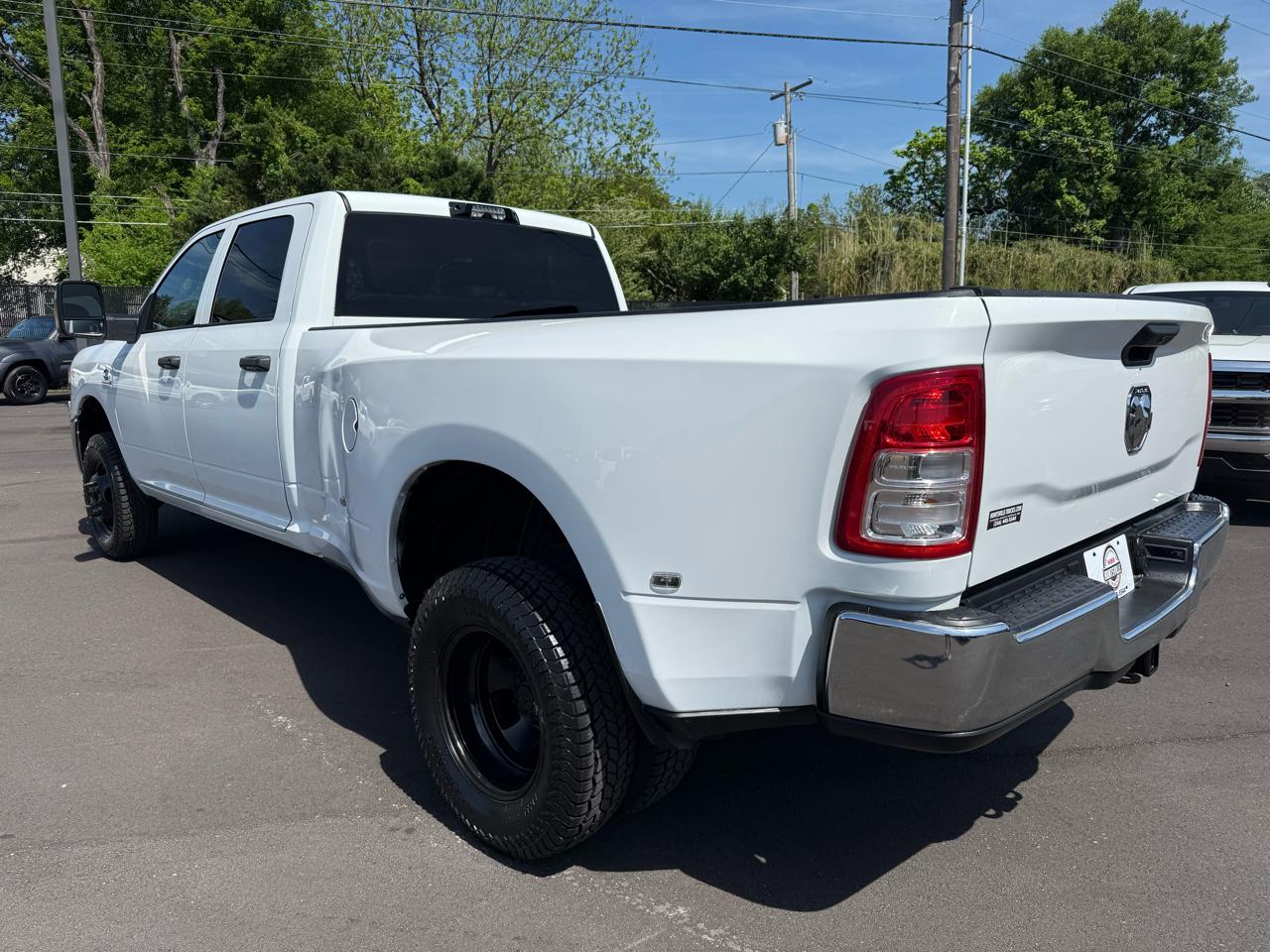 RAM 3500 Tradesman 4x4 Crew Cab 8' Box 2024