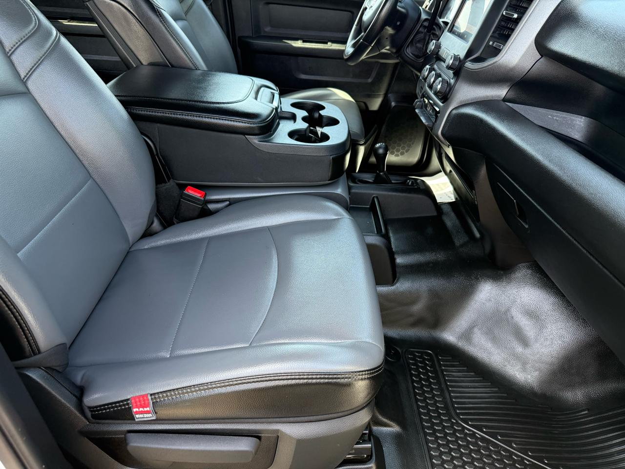 RAM 3500 Tradesman 4x4 Crew Cab 8' Box 2024