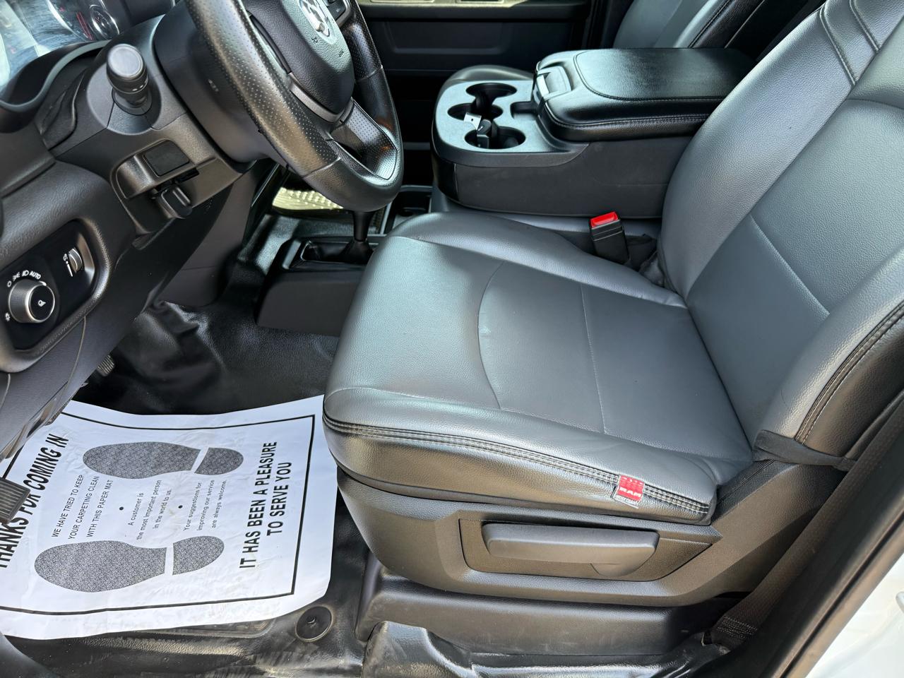 RAM 3500 Tradesman 4x4 Crew Cab 8' Box 2024