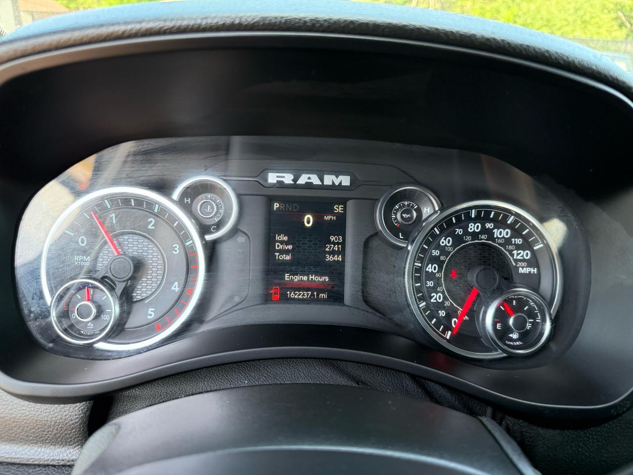 RAM 3500 Tradesman 4x4 Crew Cab 8' Box 2024