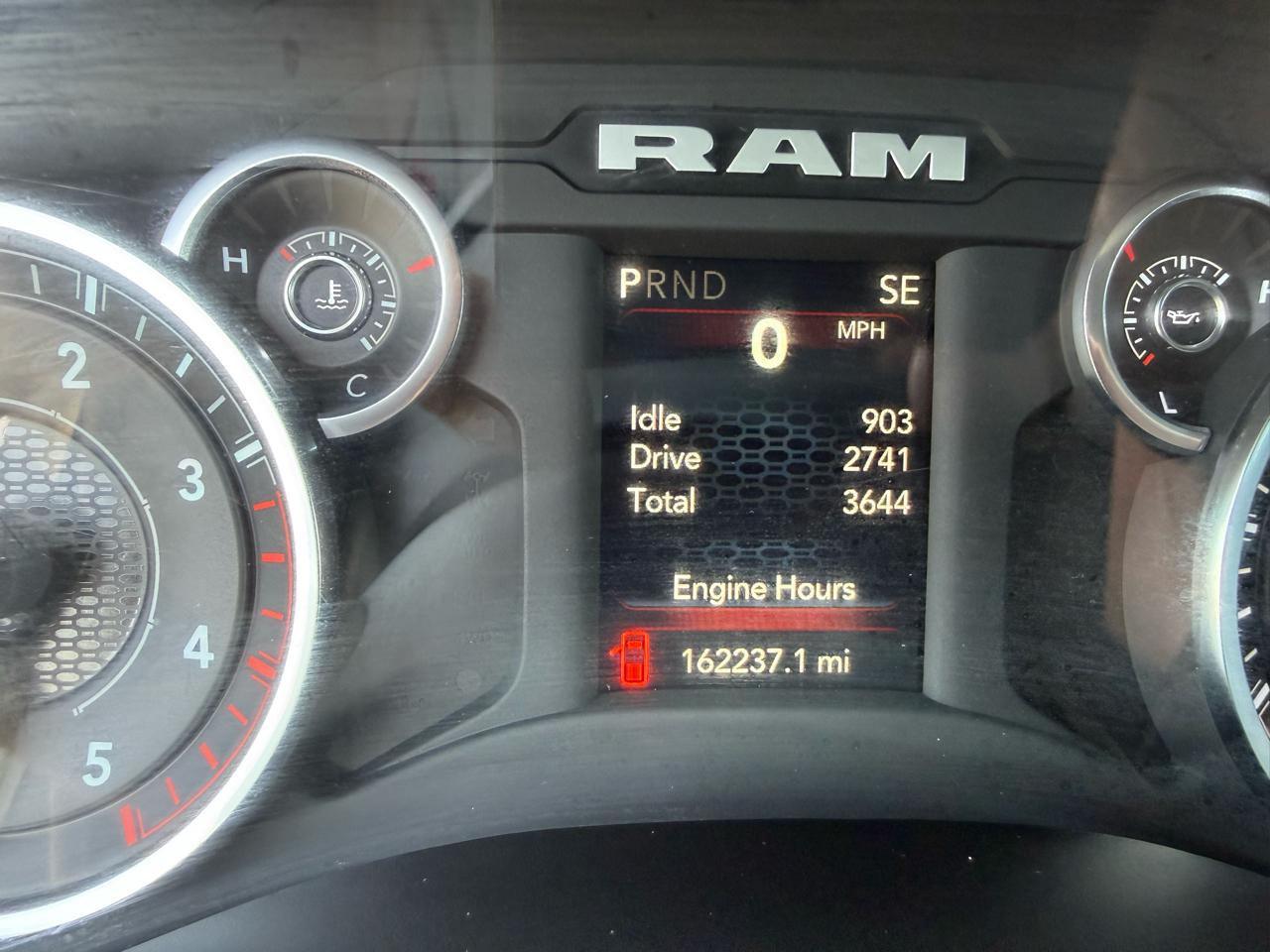 RAM 3500 Tradesman 4x4 Crew Cab 8' Box 2024