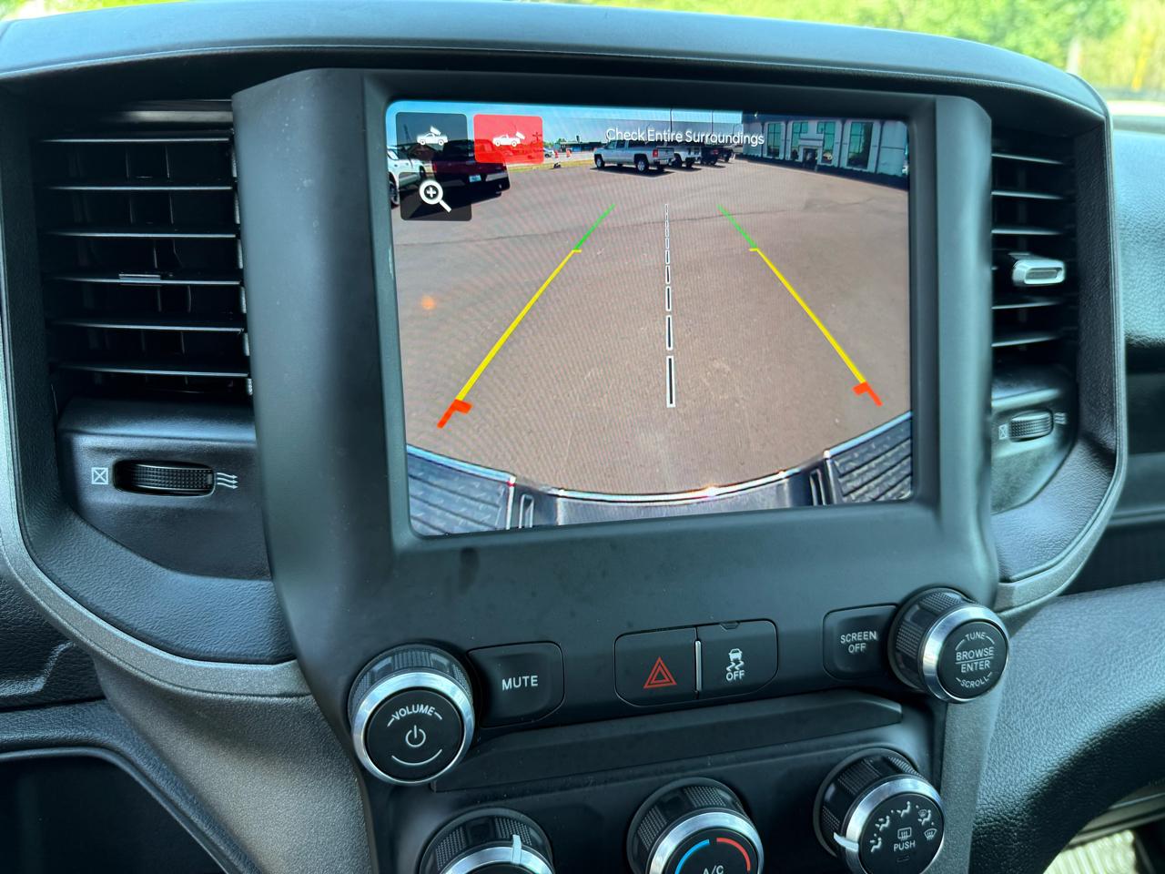 RAM 3500 Tradesman 4x4 Crew Cab 8' Box 2024