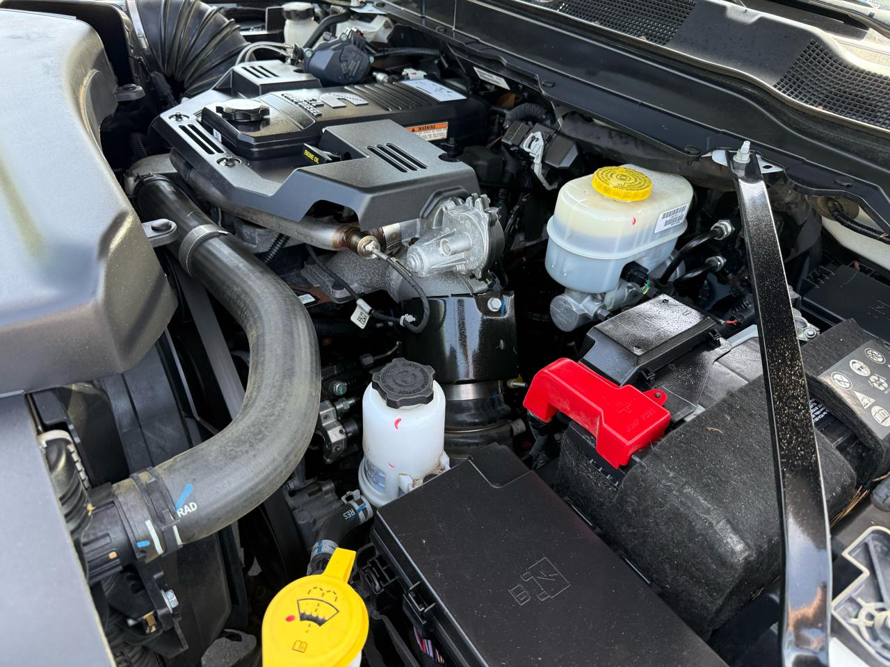 RAM 3500 Tradesman 4x4 Crew Cab 8' Box 2024