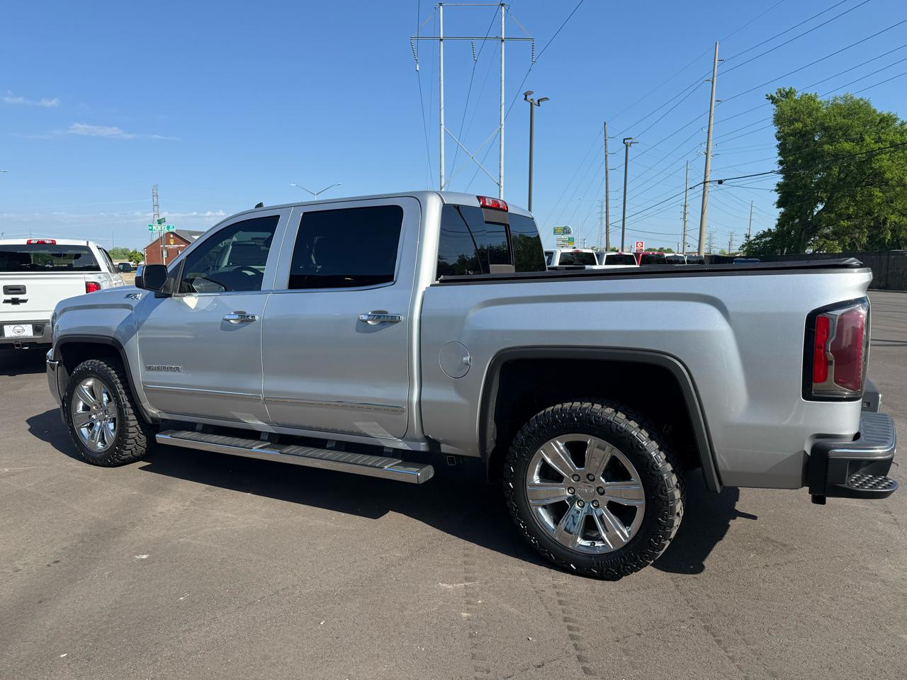 GMC Sierra 1500 4WD Crew Cab 143.5" SLT 2018