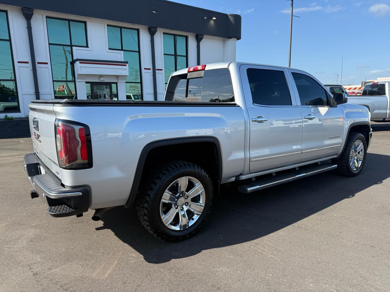 GMC Sierra 1500 4WD Crew Cab 143.5" SLT 2018
