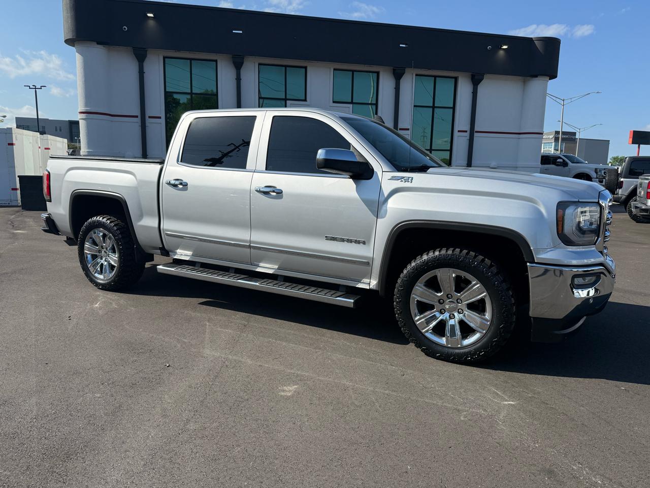GMC Sierra 1500 4WD Crew Cab 143.5" SLT 2018