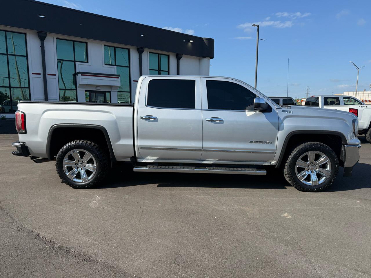 GMC Sierra 1500 4WD Crew Cab 143.5" SLT 2018