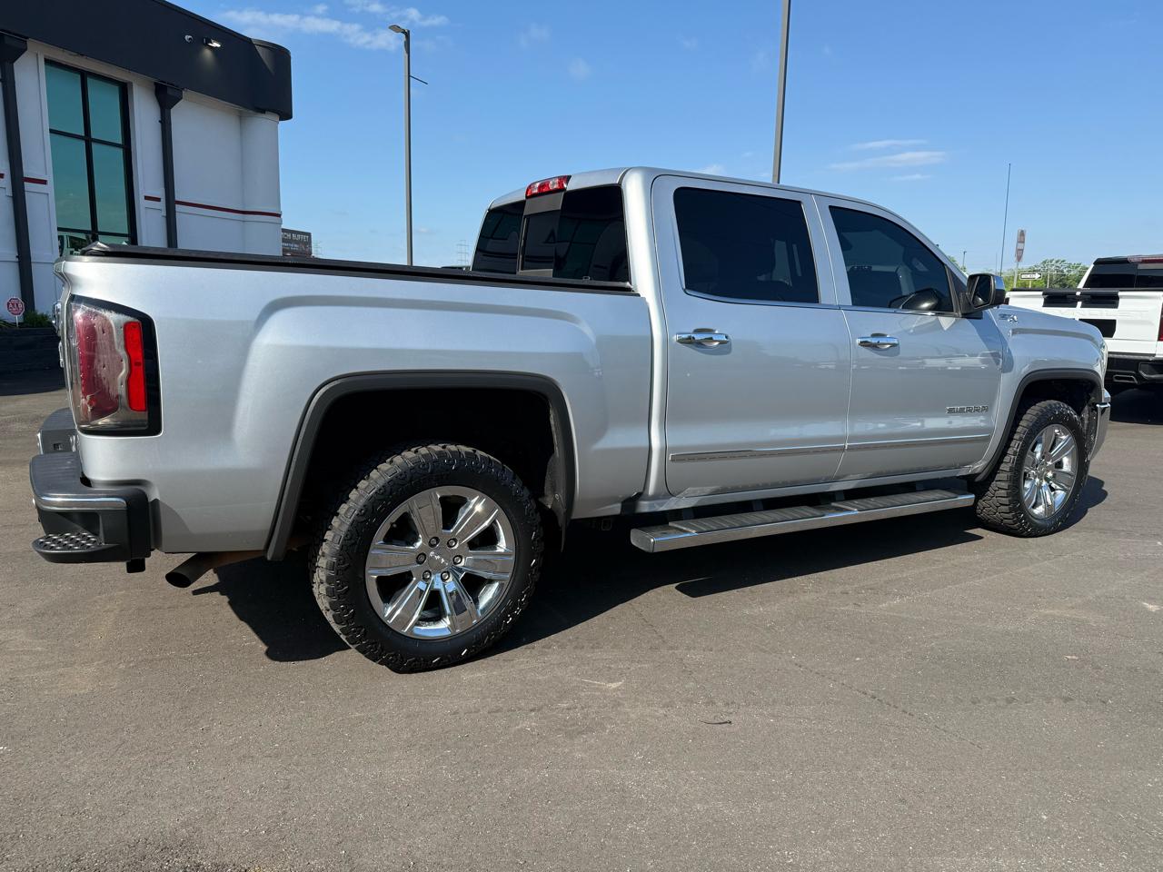 GMC Sierra 1500 4WD Crew Cab 143.5" SLT 2018