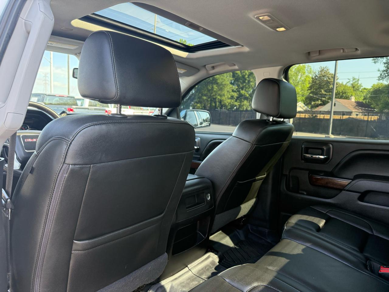 GMC Sierra 1500 4WD Crew Cab 143.5" SLT 2018