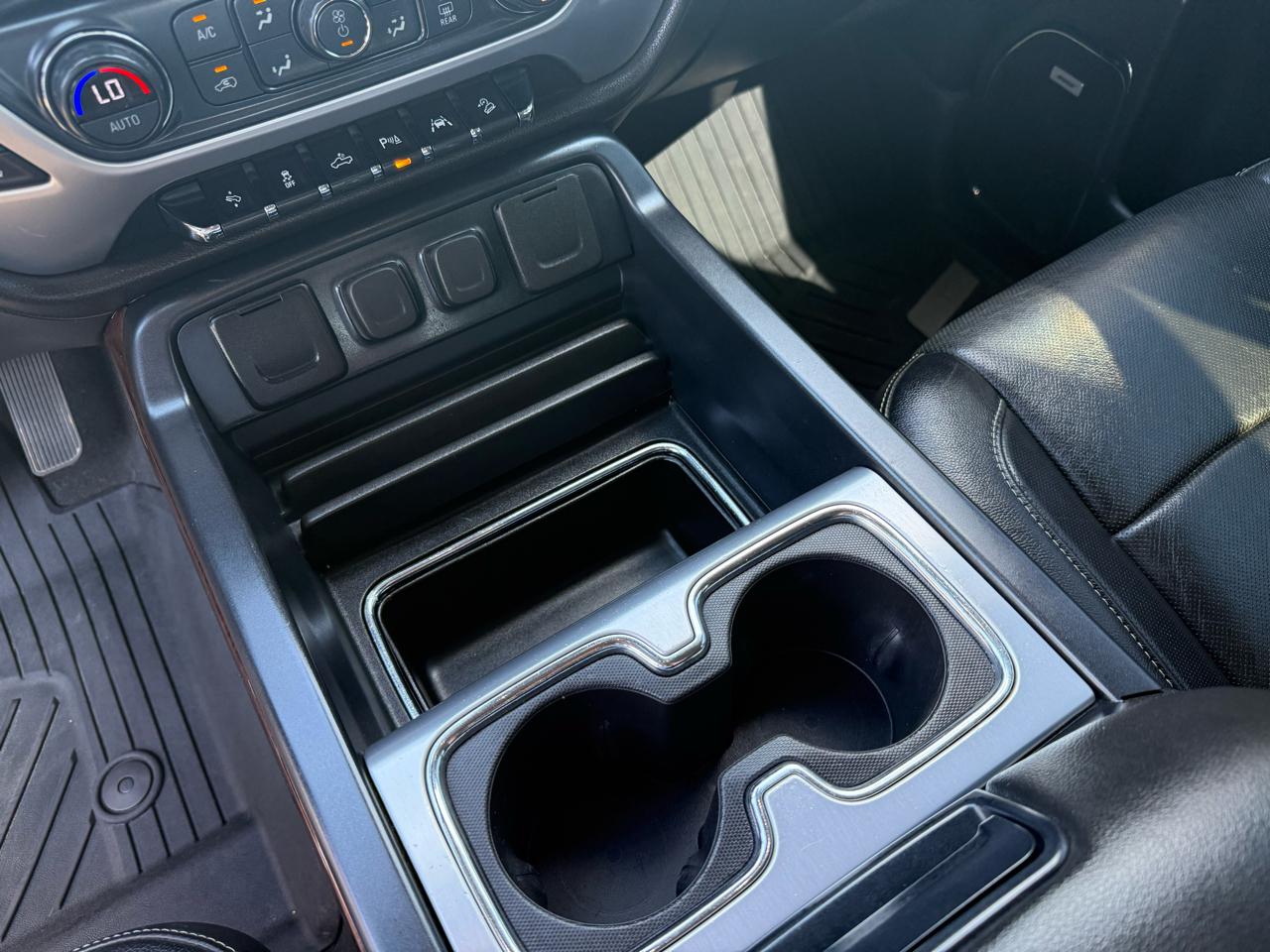 GMC Sierra 1500 4WD Crew Cab 143.5" SLT 2018