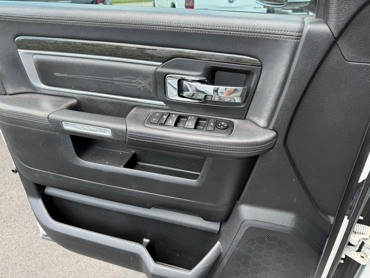 RAM 3500 4WD Crew Cab 169" Longhorn Limited 2015