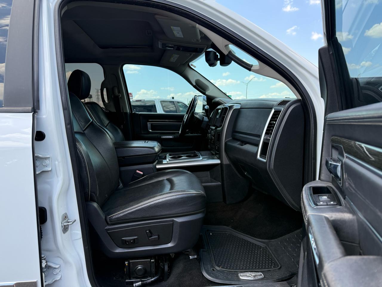 RAM 3500 4WD Crew Cab 169" Longhorn Limited 2015