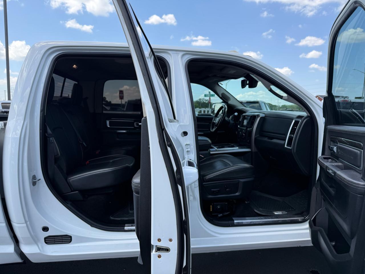 RAM 3500 4WD Crew Cab 169" Longhorn Limited 2015