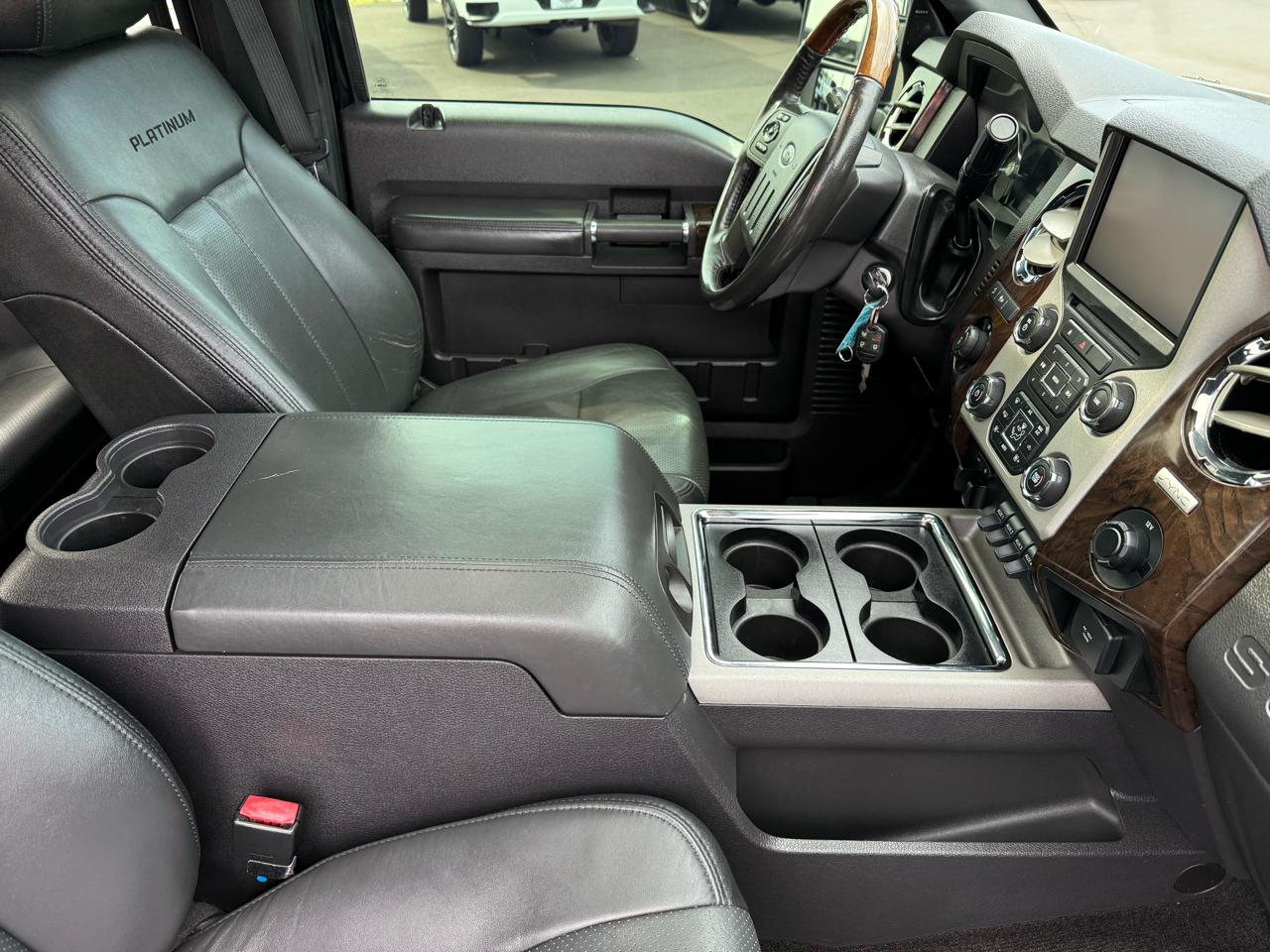 Ford Super Duty F-250 SRW Platinum 4WD Crew Cab 6.75' Box 2016