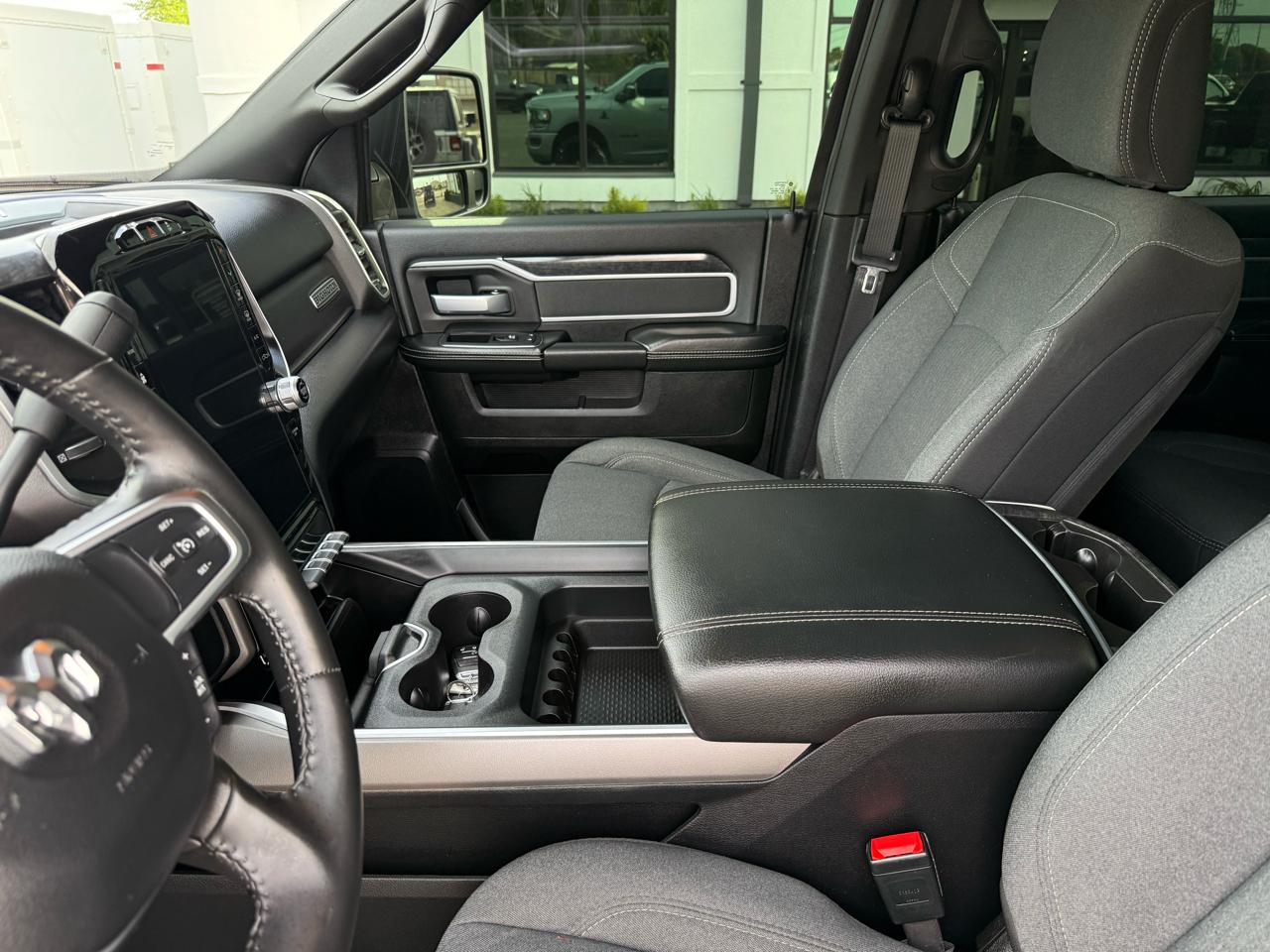 RAM 2500 Big Horn 4x4 Crew Cab 6'4" Box 2024