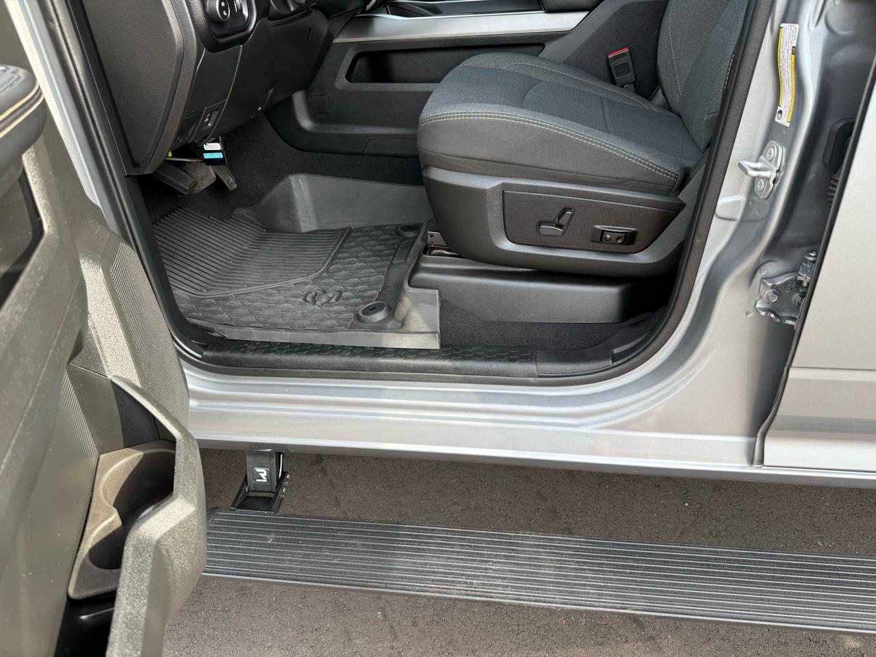 RAM 2500 Big Horn 4x4 Crew Cab 6'4" Box 2024