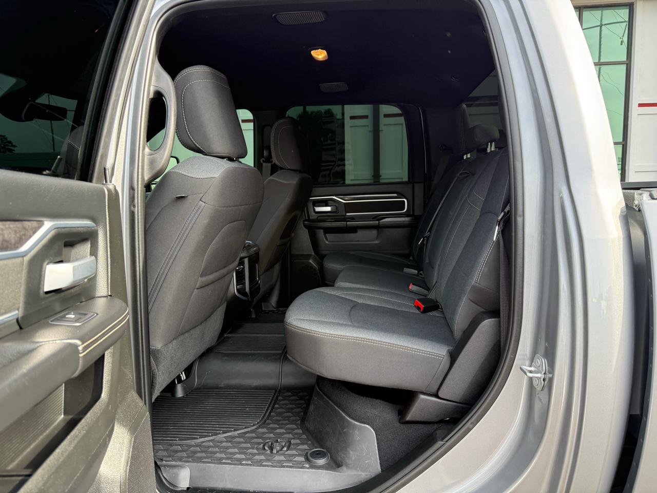 RAM 2500 Big Horn 4x4 Crew Cab 6'4" Box 2024