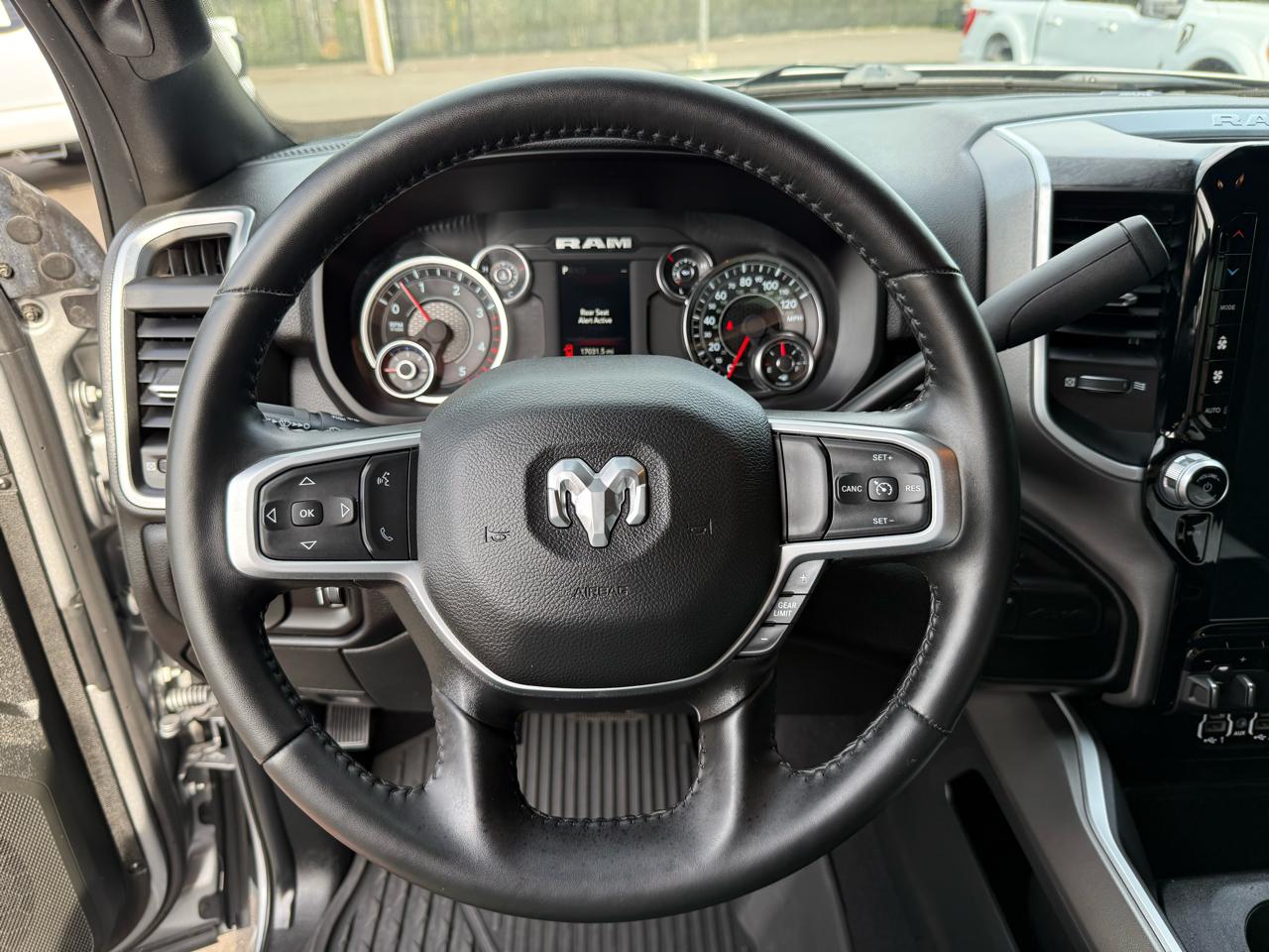 RAM 2500 Big Horn 4x4 Crew Cab 6'4" Box 2024