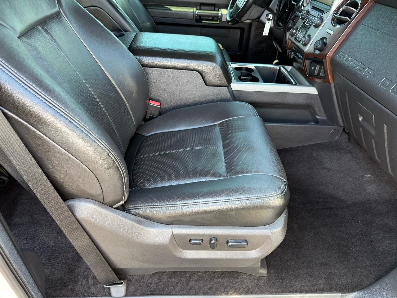 Ford Super Duty F-250 SRW Lariat 4WD Crew Cab 6.75' Box 2016