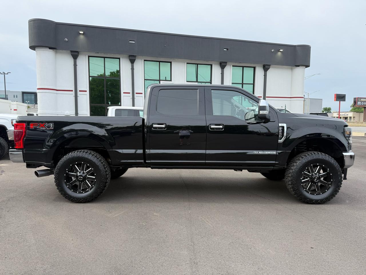 Ford Super Duty F-250 SRW XLT 4WD Crew Cab 6.75' Box 2022