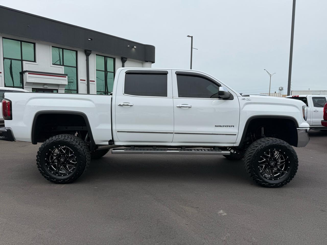 GMC Sierra 1500 4WD Crew Cab 143.5" SLT 2018