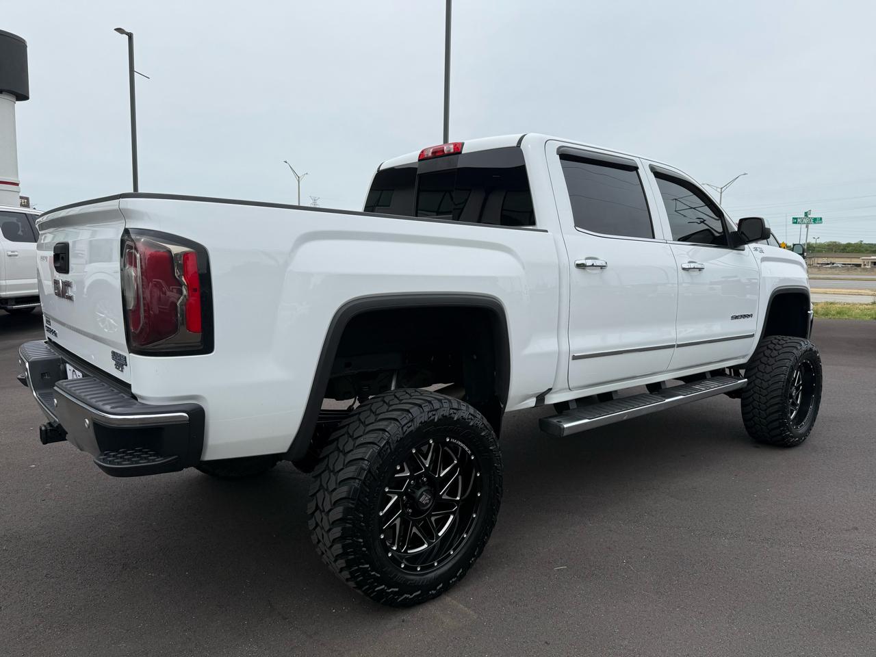GMC Sierra 1500 4WD Crew Cab 143.5" SLT 2018