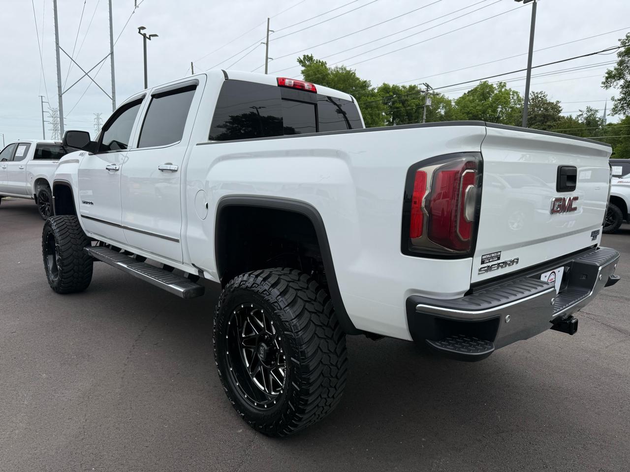 GMC Sierra 1500 4WD Crew Cab 143.5" SLT 2018