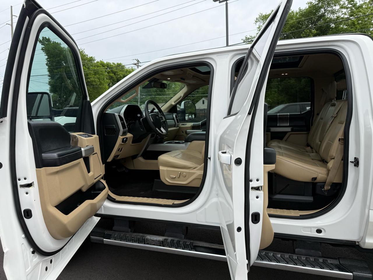 Ford Super Duty F-250 SRW Lariat 4WD Crew Cab 6.75' Box 2019