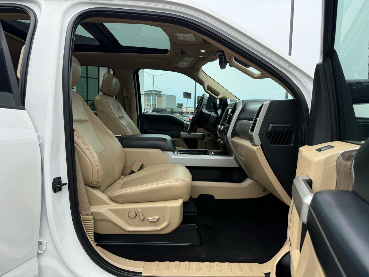Ford Super Duty F-250 SRW Lariat 4WD Crew Cab 6.75' Box 2019