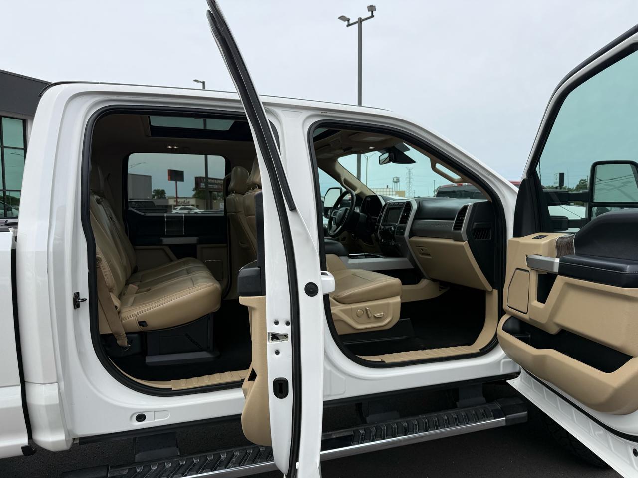 Ford Super Duty F-250 SRW Lariat 4WD Crew Cab 6.75' Box 2019