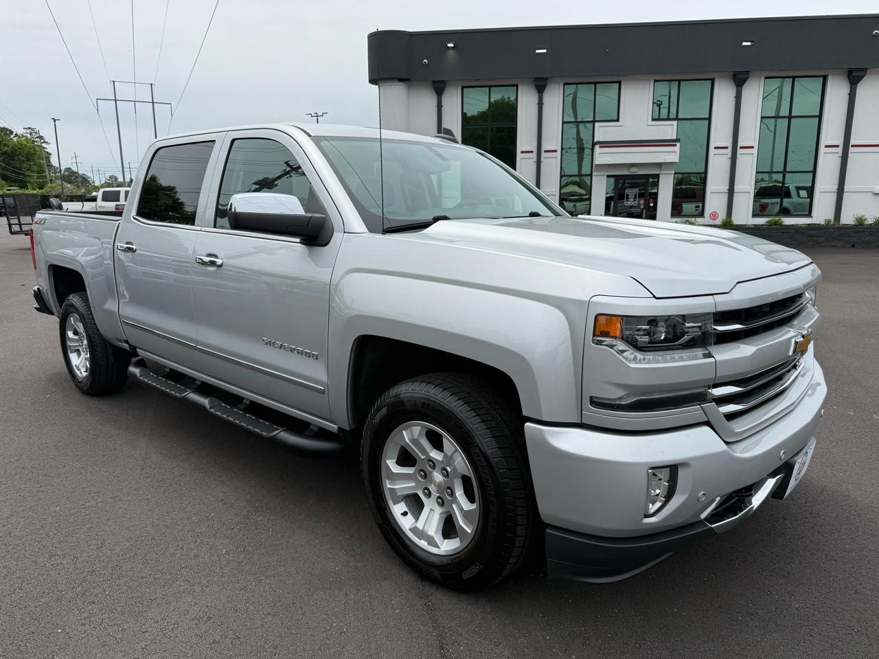 Chevrolet Silverado 1500 4WD Crew Cab 143.5" LTZ w/2LZ 2018