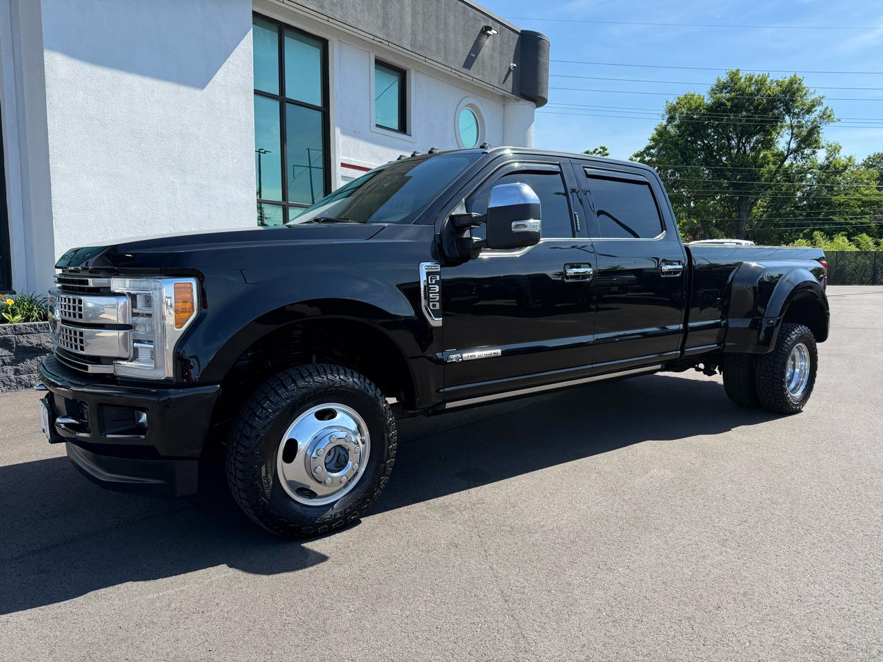 Ford Super Duty F-350 DRW Platinum 4WD Crew Cab 8' Box 2018