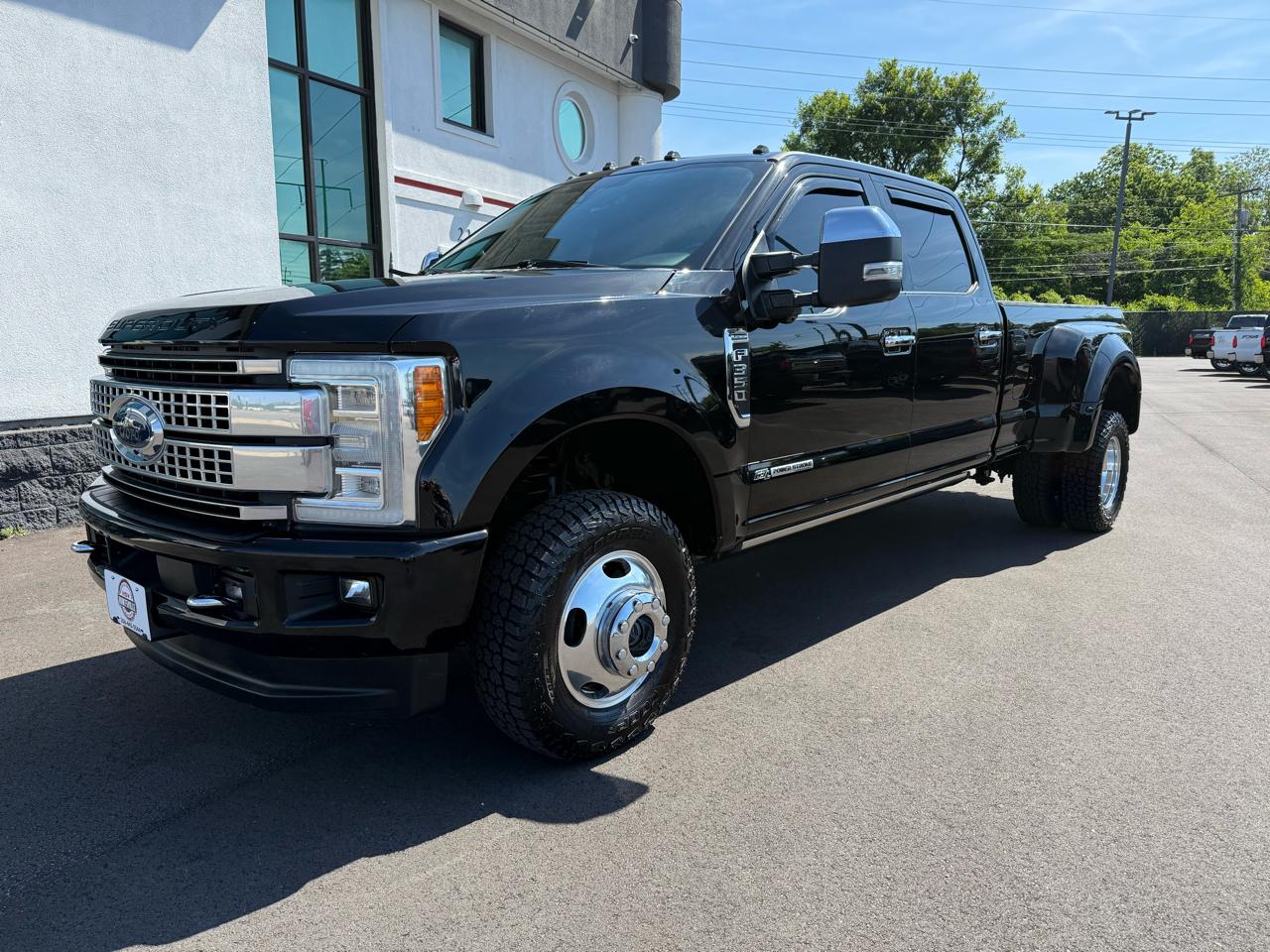 Ford Super Duty F-350 DRW Platinum 4WD Crew Cab 8' Box 2018