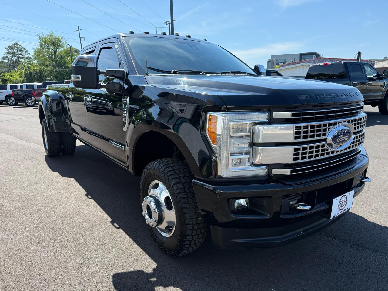 Ford Super Duty F-350 DRW Platinum 4WD Crew Cab 8' Box 2018