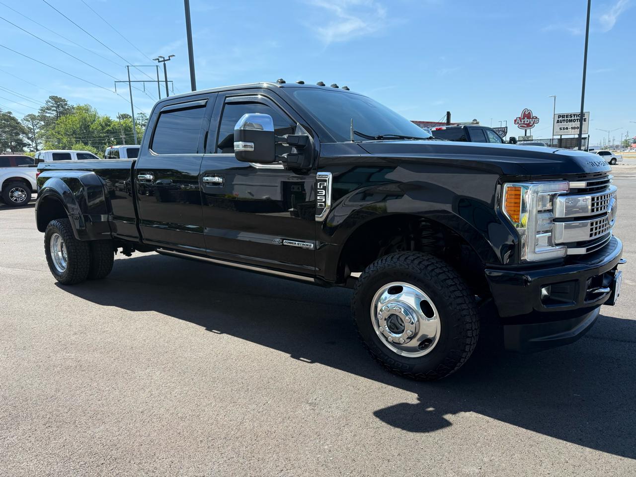 Ford Super Duty F-350 DRW Platinum 4WD Crew Cab 8' Box 2018