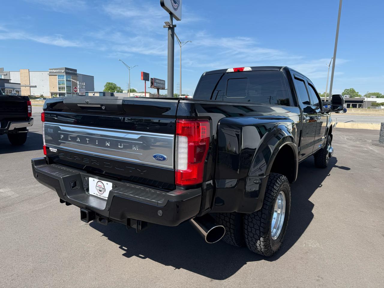Ford Super Duty F-350 DRW Platinum 4WD Crew Cab 8' Box 2018