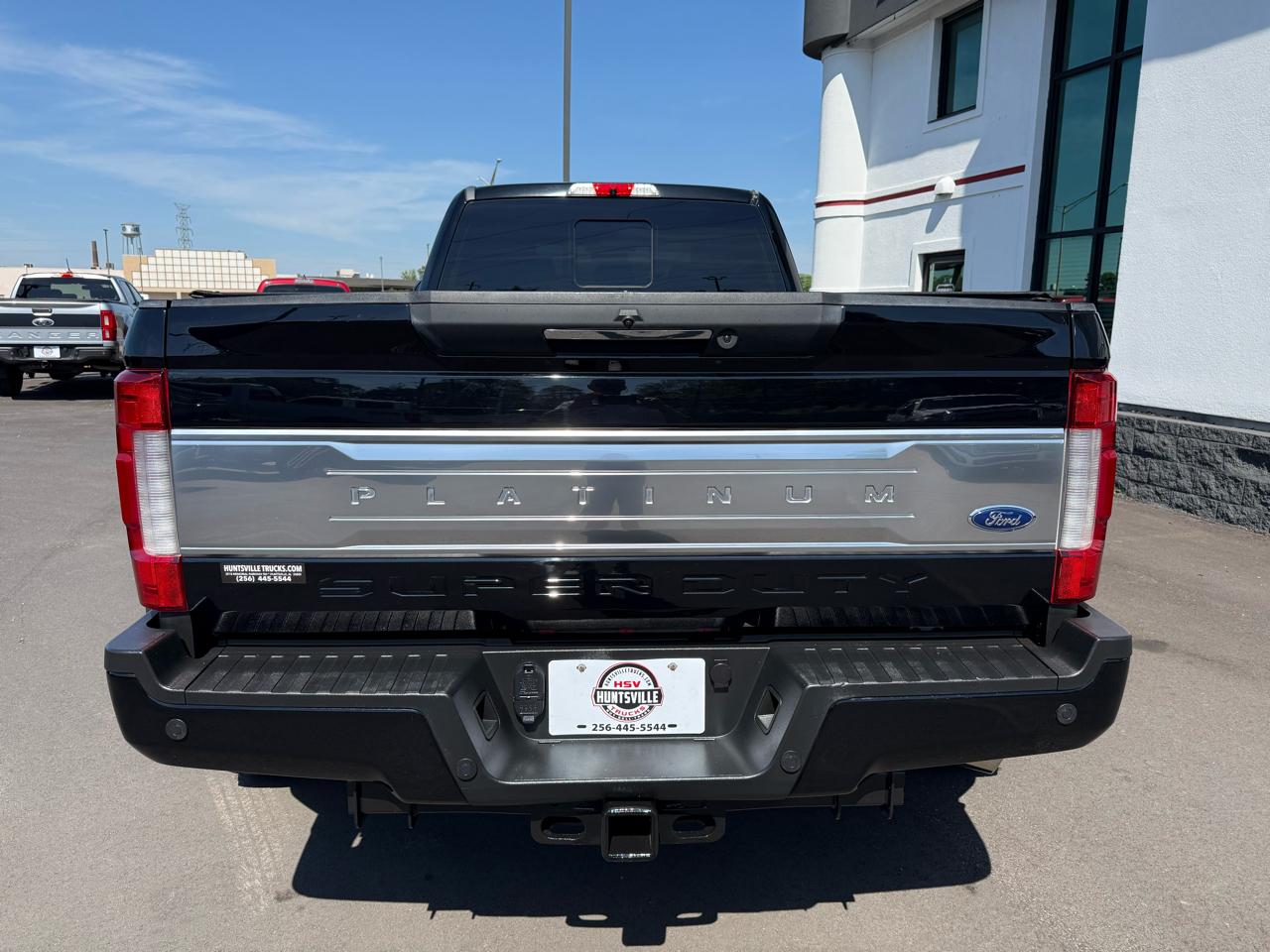 Ford Super Duty F-350 DRW Platinum 4WD Crew Cab 8' Box 2018