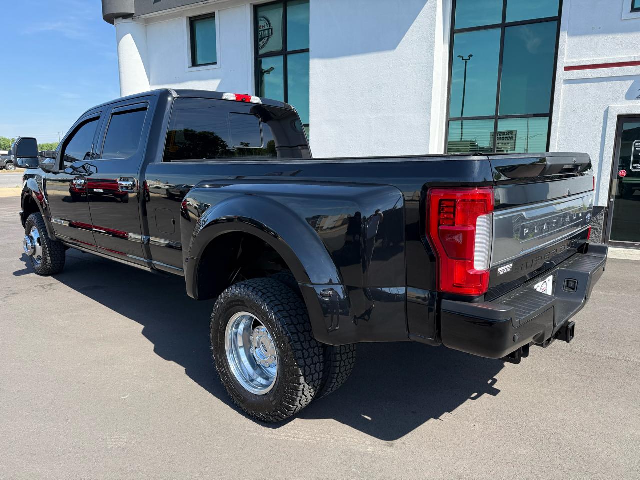 Ford Super Duty F-350 DRW Platinum 4WD Crew Cab 8' Box 2018