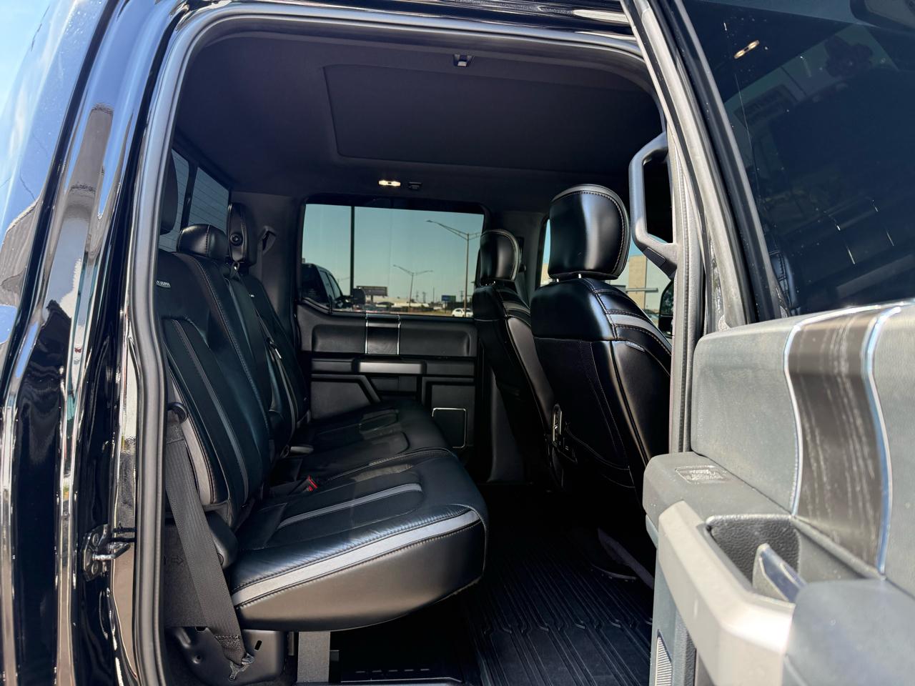 Ford Super Duty F-350 DRW Platinum 4WD Crew Cab 8' Box 2018