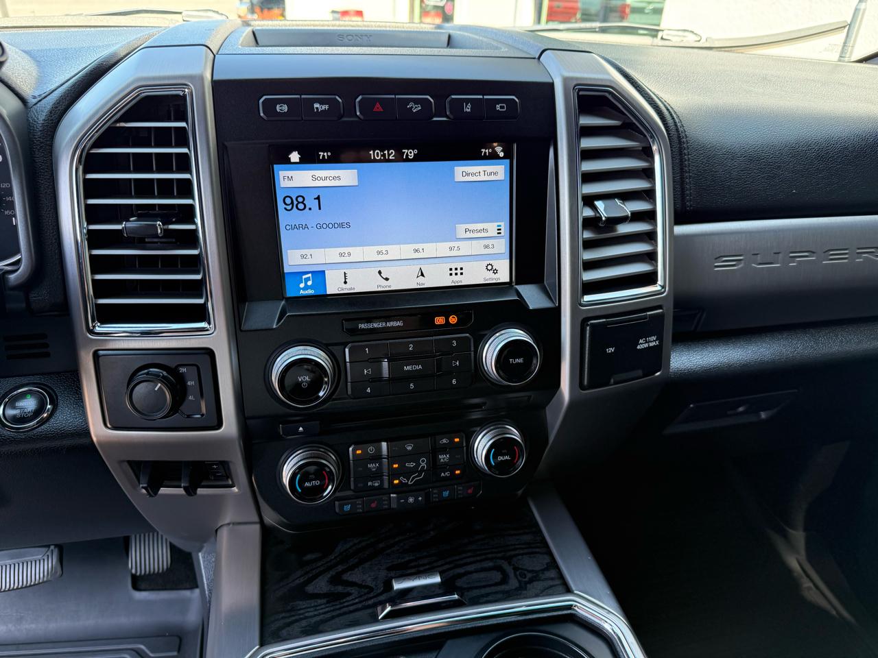 Ford Super Duty F-350 DRW Platinum 4WD Crew Cab 8' Box 2018