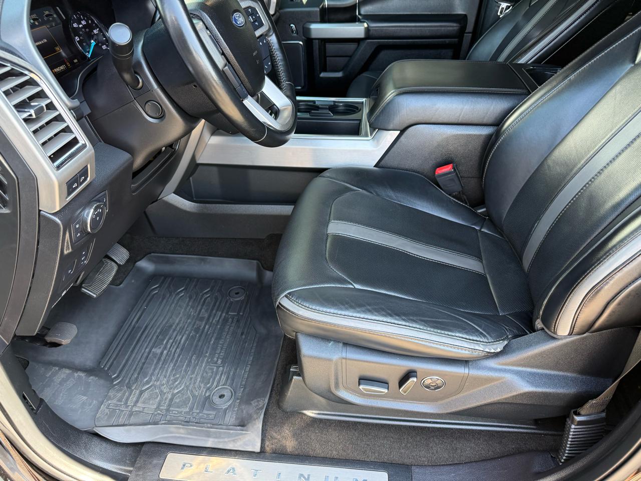 Ford Super Duty F-350 DRW Platinum 4WD Crew Cab 8' Box 2018