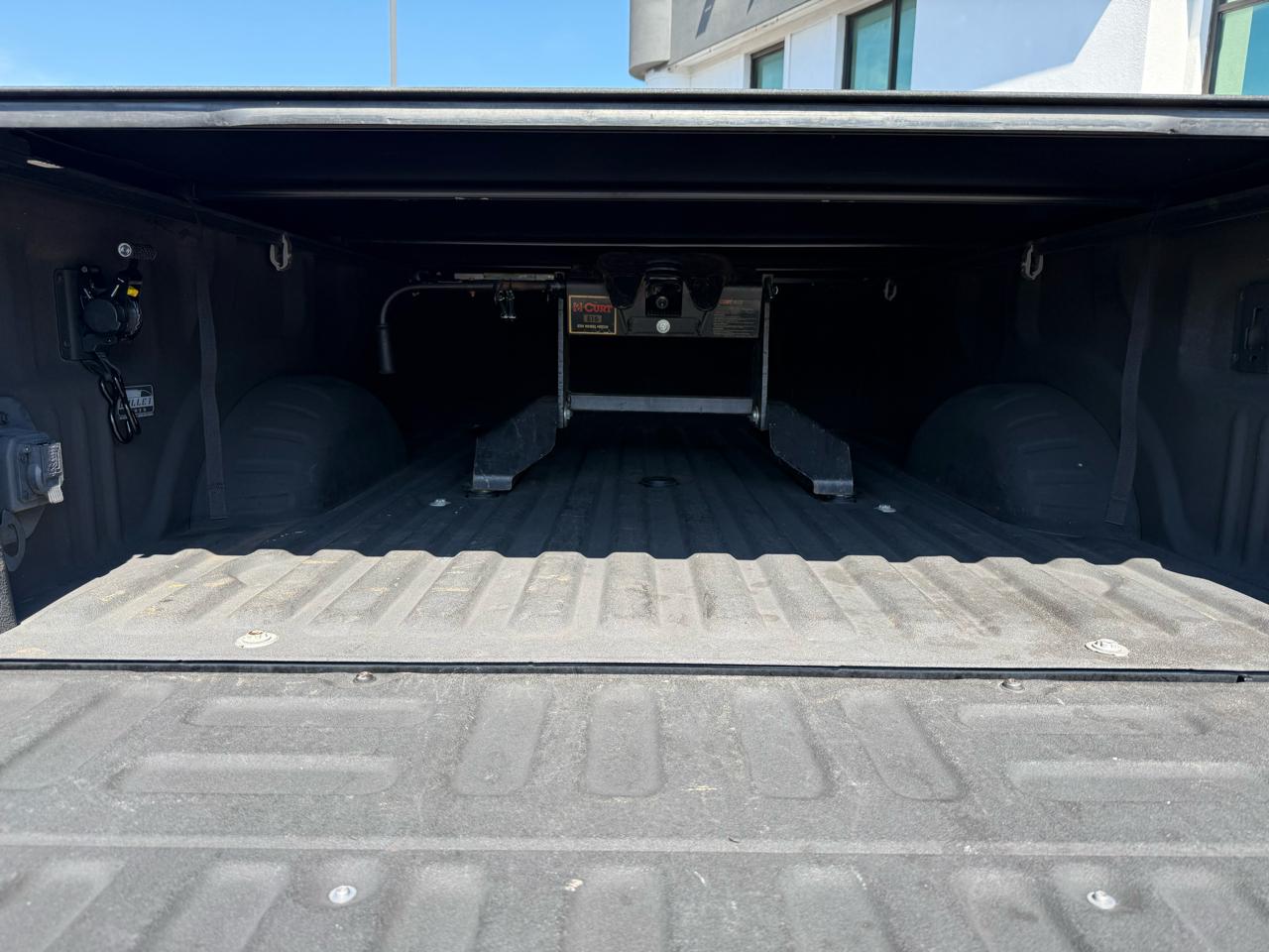 Ford Super Duty F-350 DRW Platinum 4WD Crew Cab 8' Box 2018