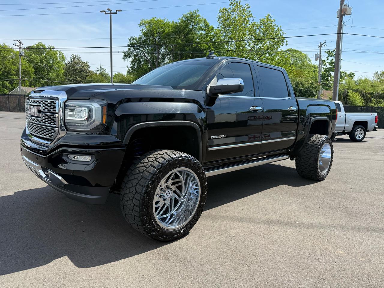 GMC Sierra 1500 4WD Crew Cab 143.5" Denali 2018