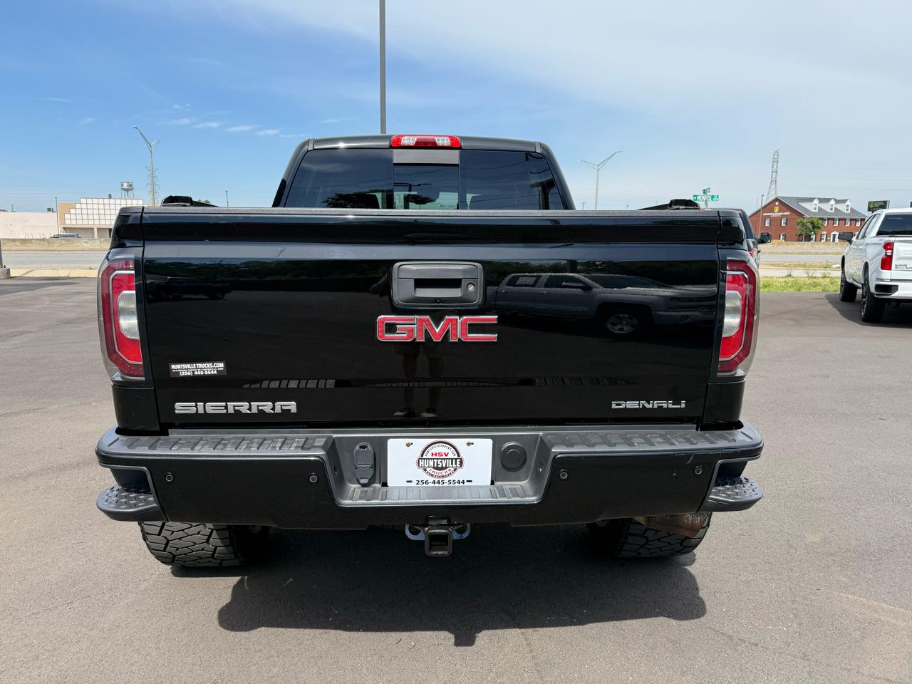 GMC Sierra 1500 4WD Crew Cab 143.5" Denali 2018