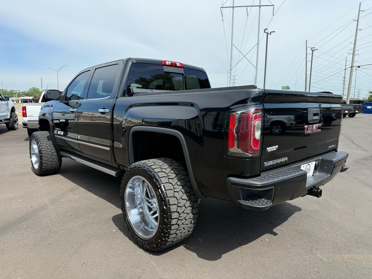 GMC Sierra 1500 4WD Crew Cab 143.5" Denali 2018