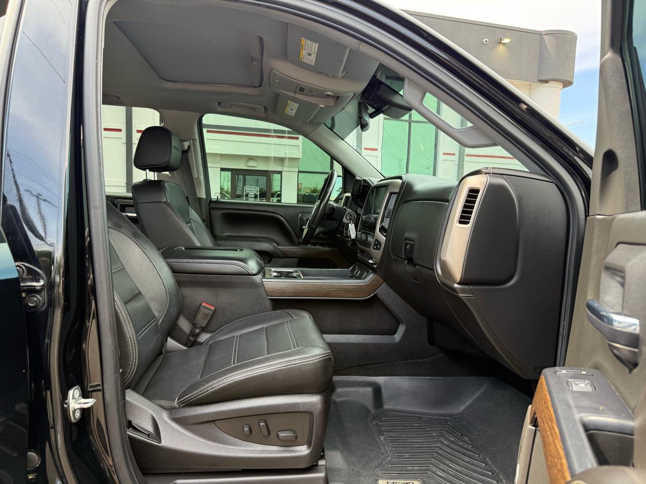 GMC Sierra 1500 4WD Crew Cab 143.5" Denali 2018