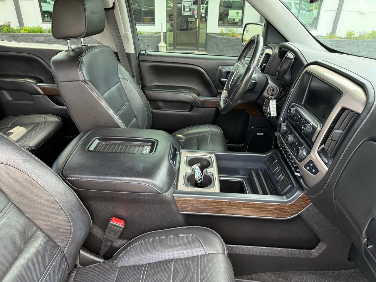 GMC Sierra 1500 4WD Crew Cab 143.5" Denali 2018
