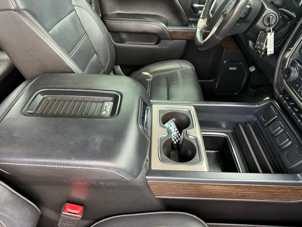 GMC Sierra 1500 4WD Crew Cab 143.5" Denali 2018