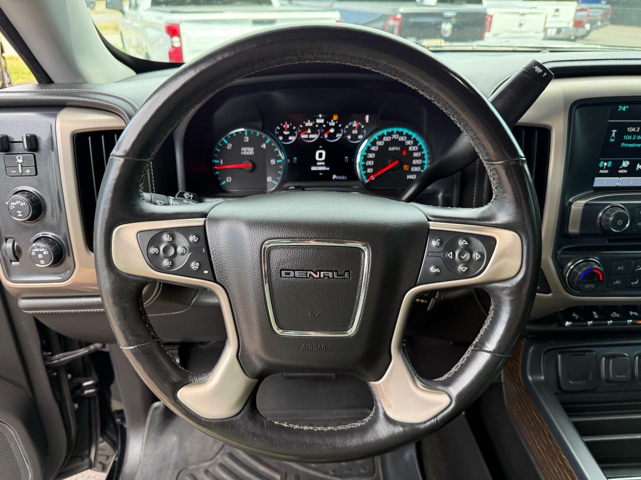 GMC Sierra 1500 4WD Crew Cab 143.5" Denali 2018