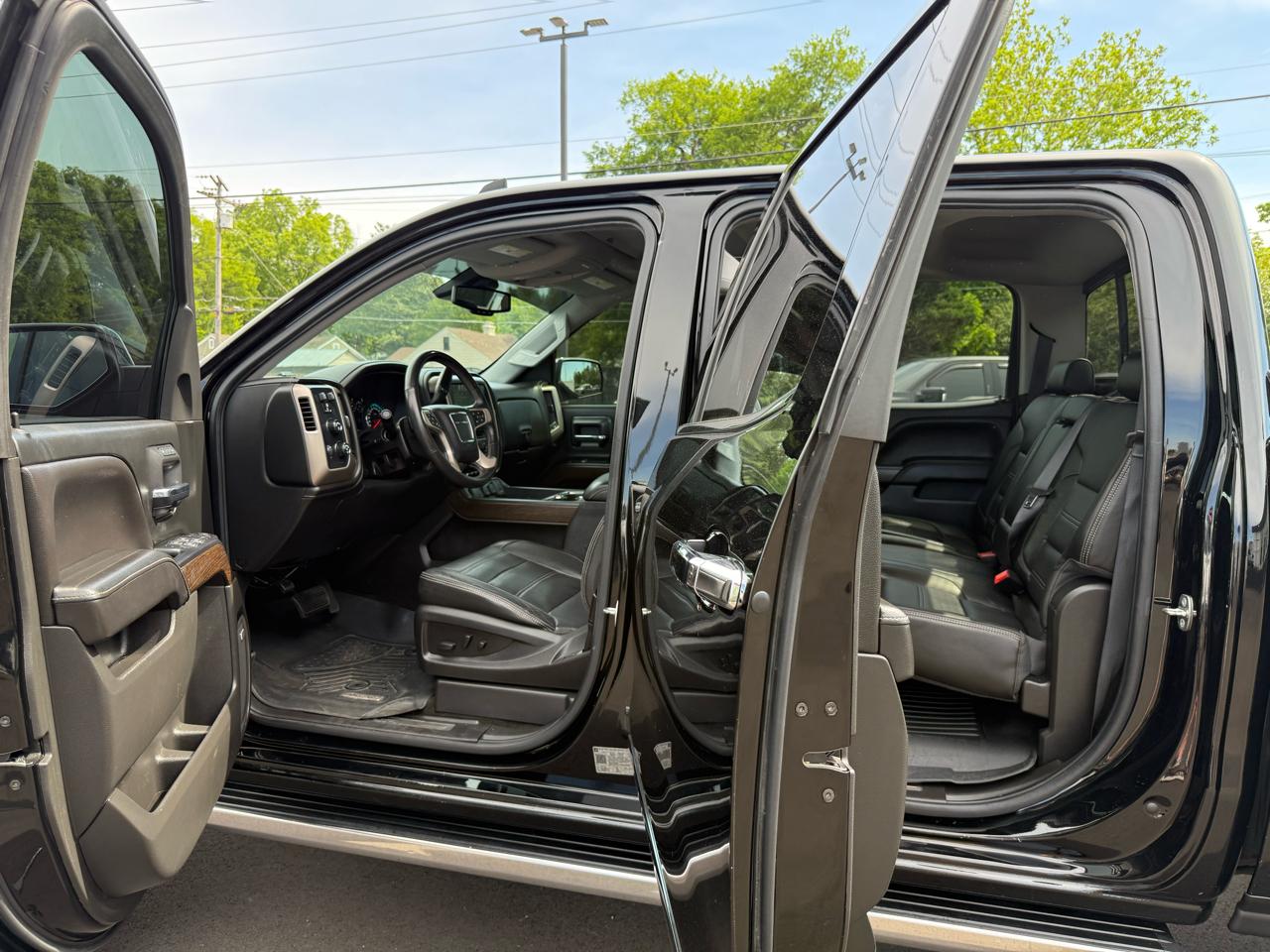 GMC Sierra 1500 4WD Crew Cab 143.5" Denali 2018